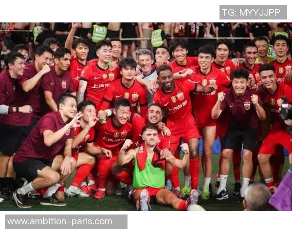 亚冠足球赛激战正酣各国球队争夺亚洲足球最高荣誉的精彩瞬间